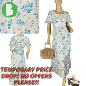 VINTAGE CIRCA 1970'S WHITE W/BLUE FLORAL PRINT EMPIRE WAIST MAXI DRESS (S)